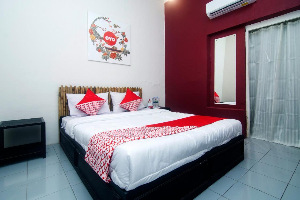 Отель Oyo 287 Rumah Eyang Near Rsud Kota Джокьякарта Экстерьер фото