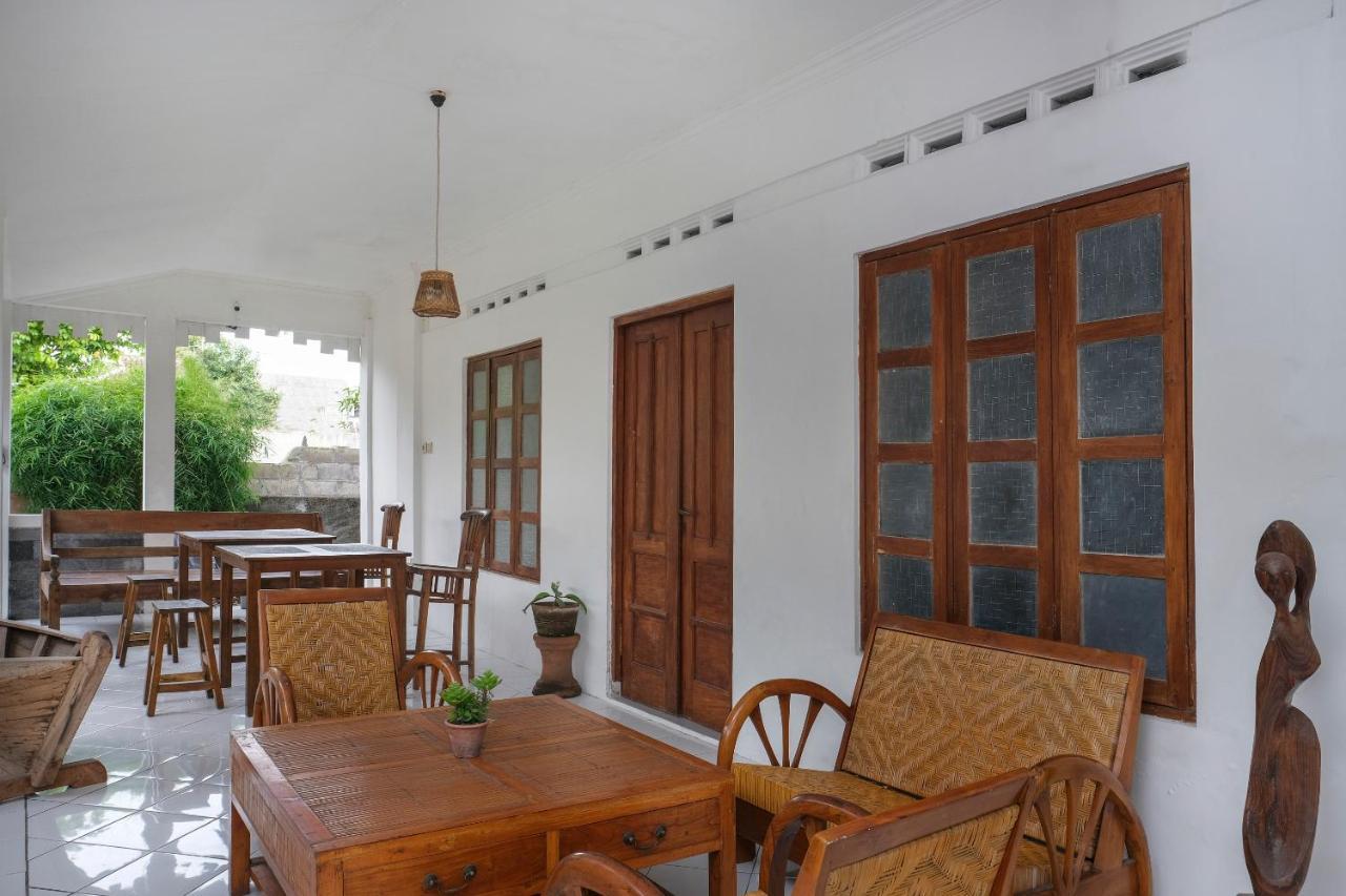Отель Oyo 287 Rumah Eyang Near Rsud Kota Джокьякарта Экстерьер фото